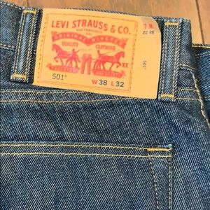 501 Levi men’s jeans